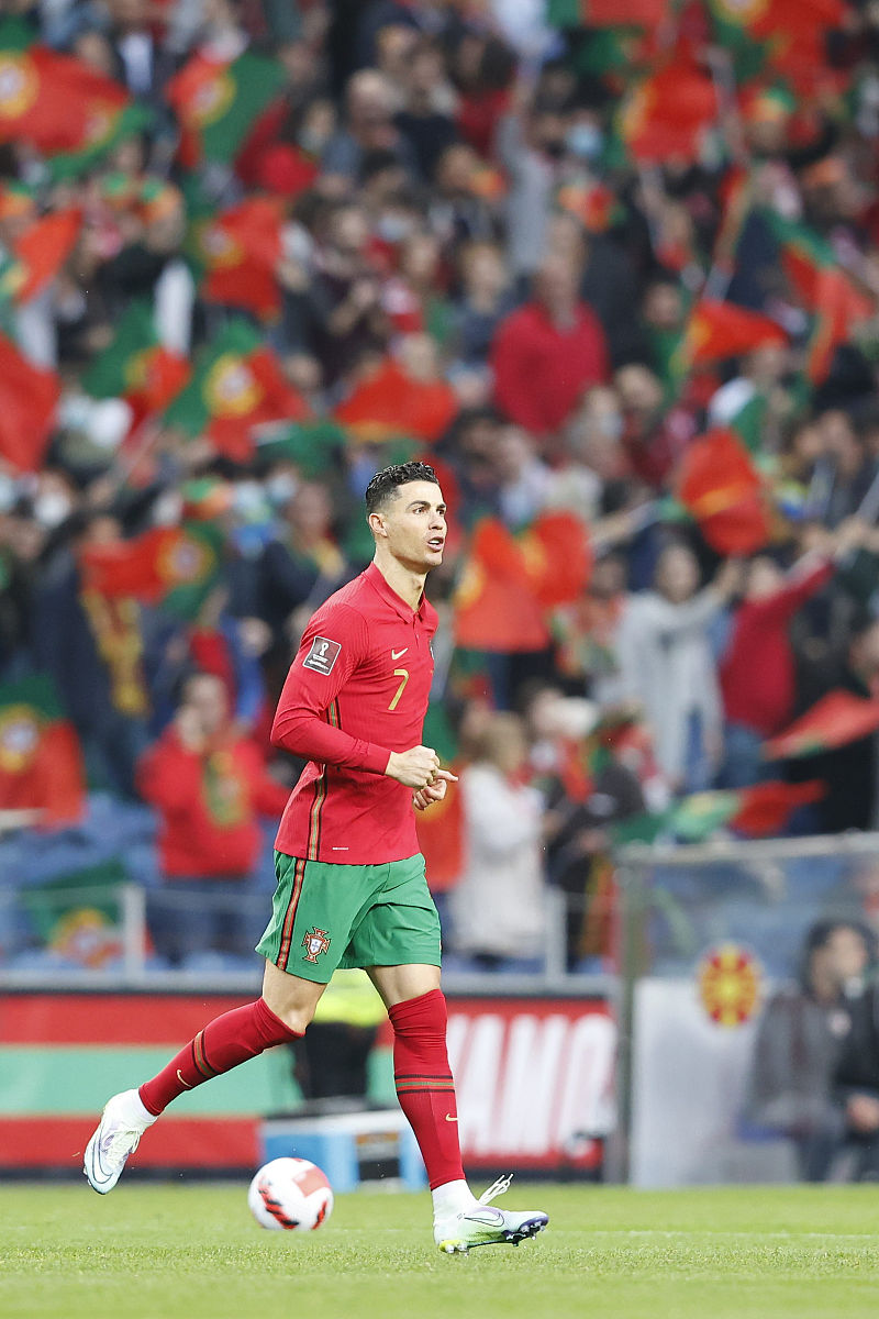 爱游戏中国官网-欧洲杯冠军葡萄牙队严阵以待