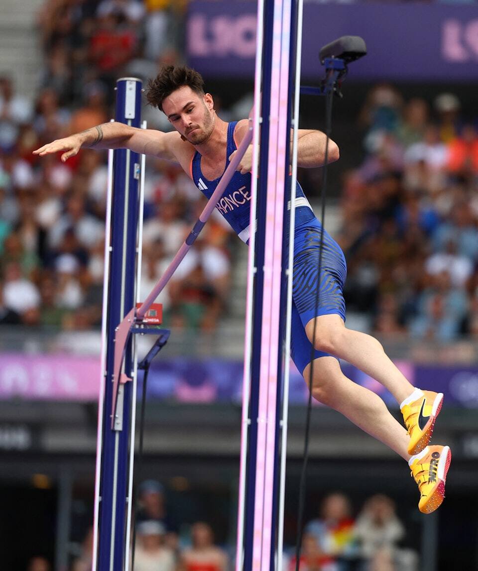 包含斯里兰卡选手在撑杆跳项目中获得金牌的词条