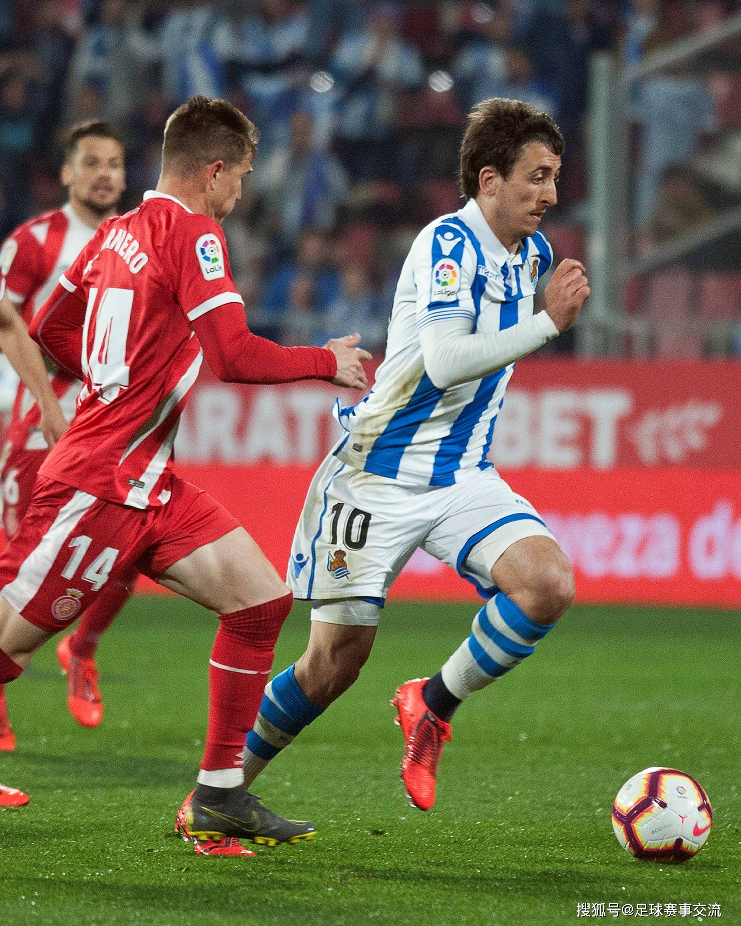 爱游戏官方-看点十足的足球比赛引爆全场