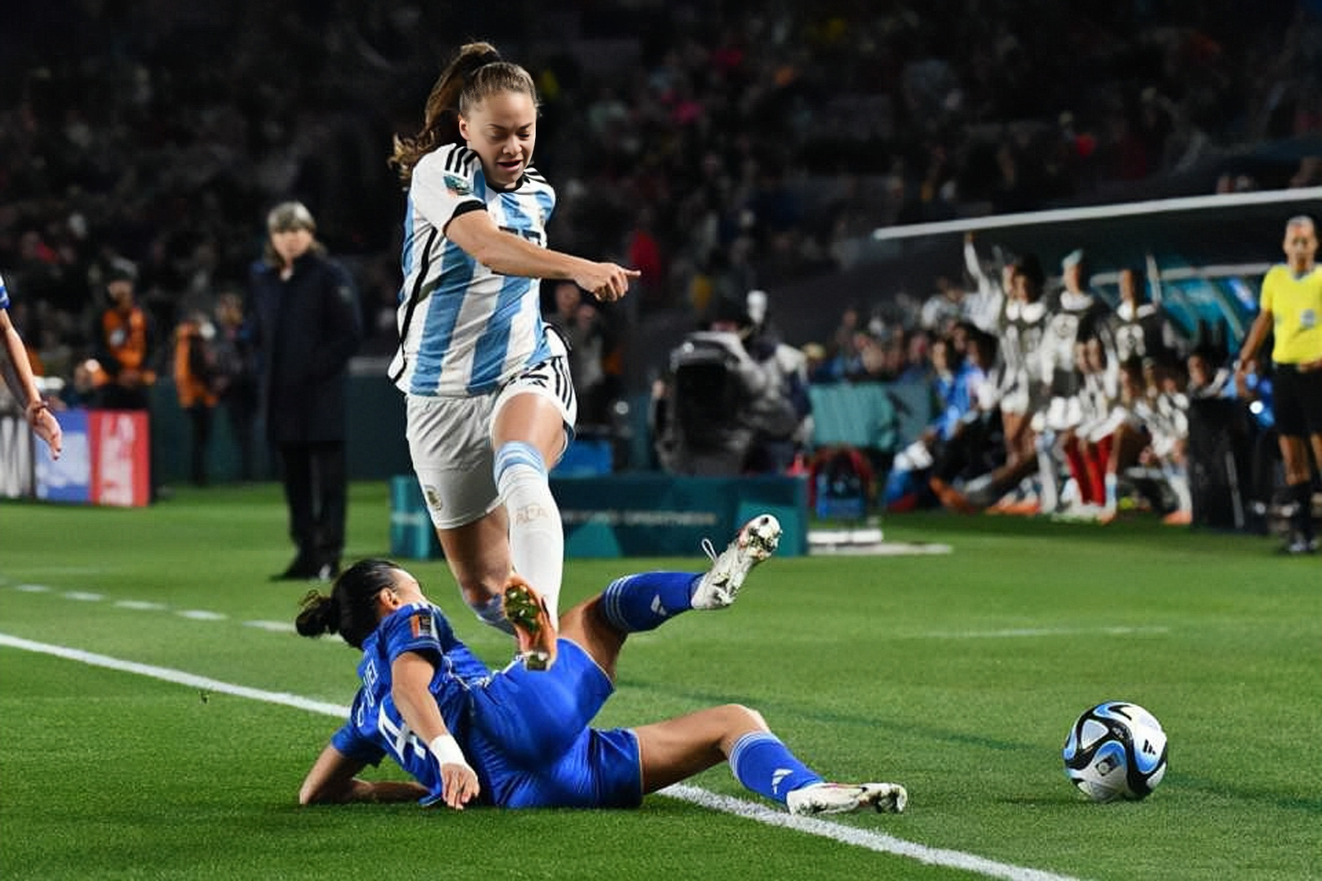 爱游戏官网登录网址-意大利队在国际比赛中惊艳世人