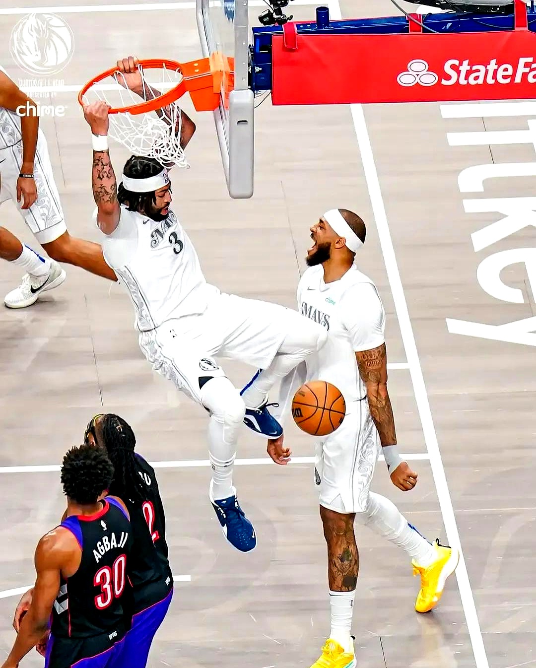 爱游戏网站-球队内线抢篮板助攻端表现亮眼